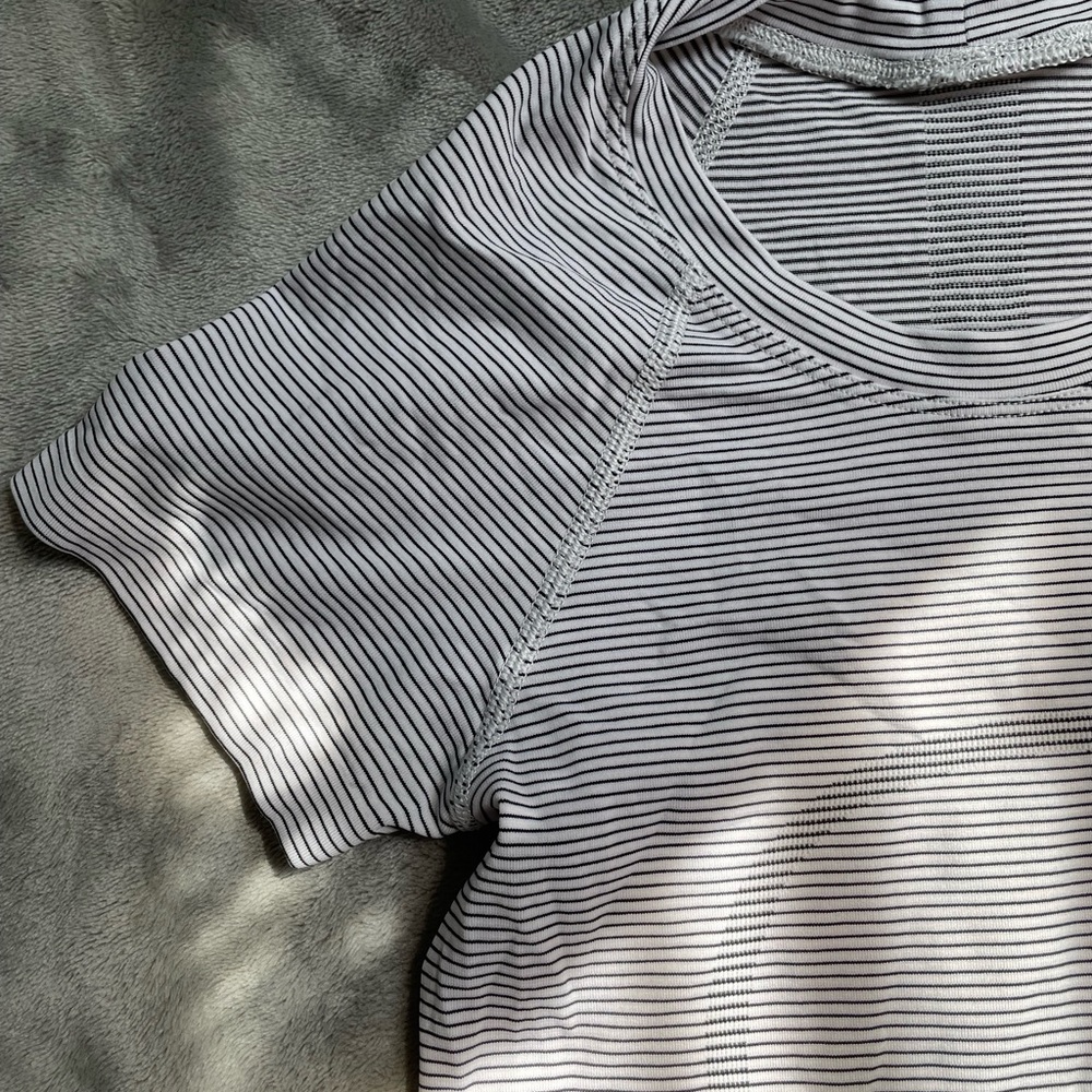 Lululemon swiftly tech top